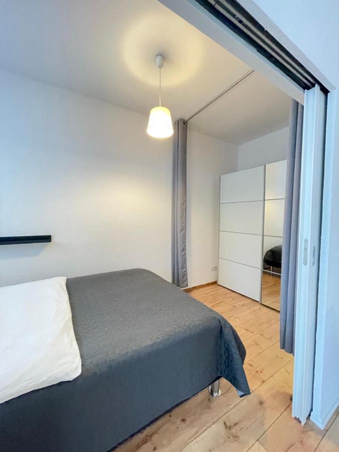 Ferienwohnung Im Stadtzentrum Von Bernau - Schoene Ferienwohnung Mit 1 1/2 Zimmern, Bad, Spuelmaschine, Waschmaschine, Komplette Kueche, Wlan ベルナウ・バイ・ベルリン エクステリア 写真
